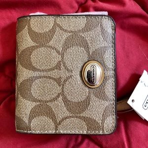 NWT Coach bifold leather wallet with floral lining